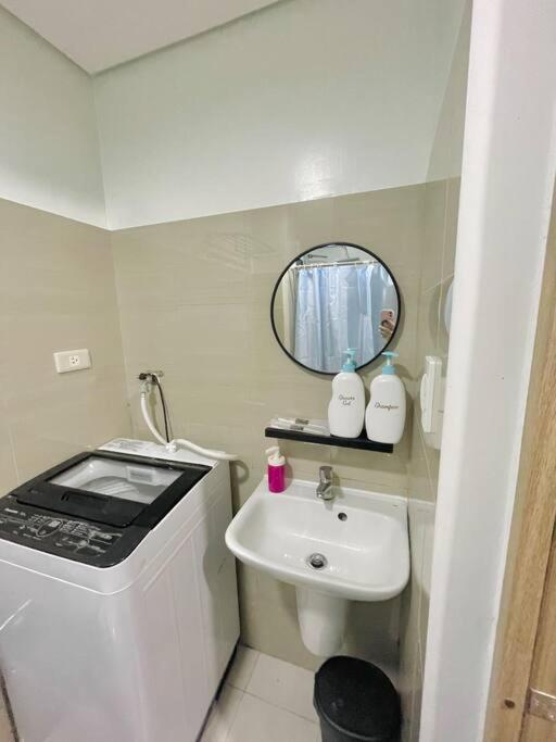 Ocean Room 677 Shore 2 Tower 3 Moa Complex, Pasay City Манила Екстериор снимка